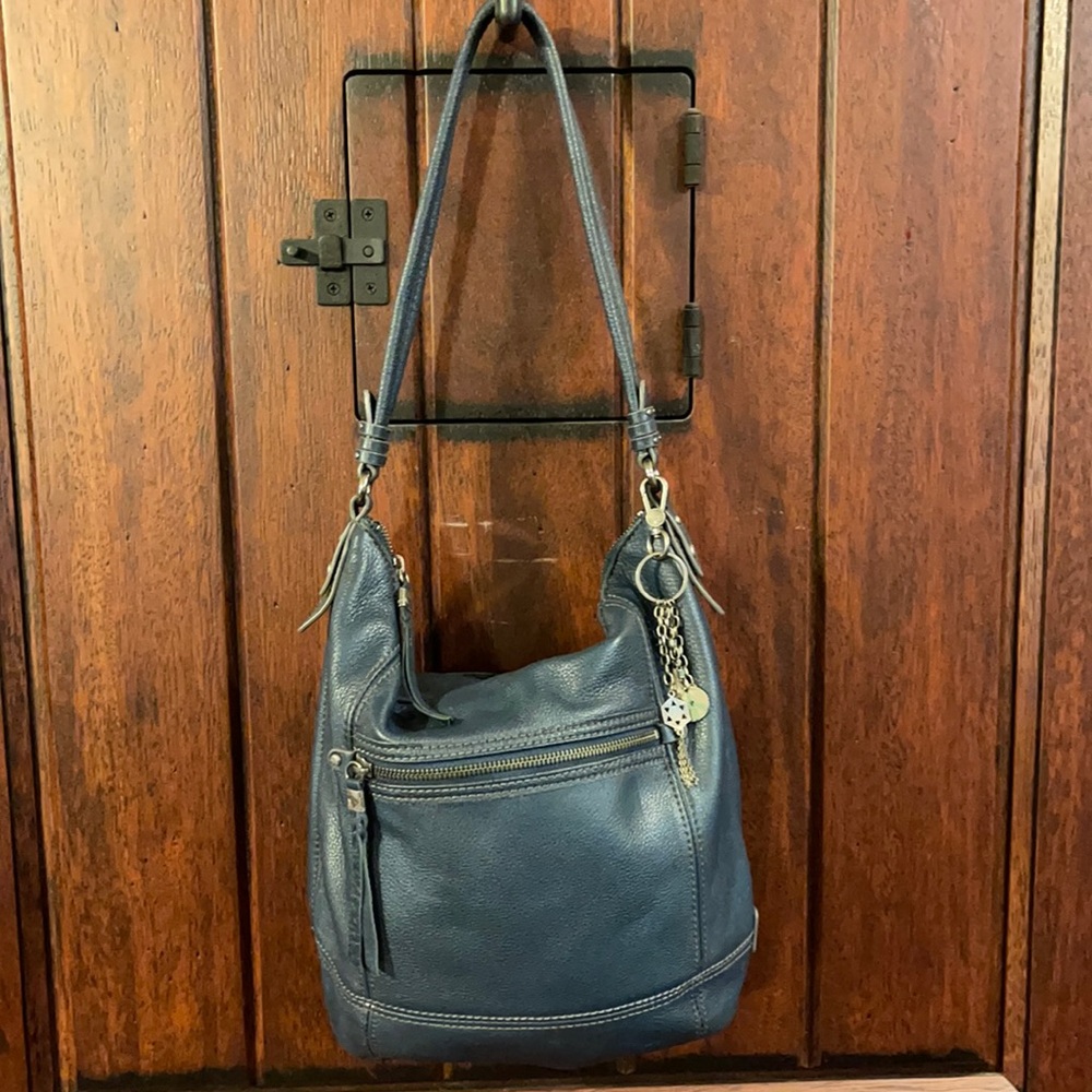 the sak navy shoulder bag. Like new.